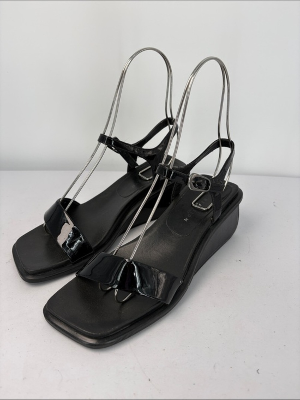 🌛 Reaction Kenneth Cole Black Patent Wedge Sandals with Ankle Strap 00s